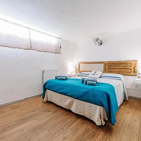 Lakusea Holiday home *